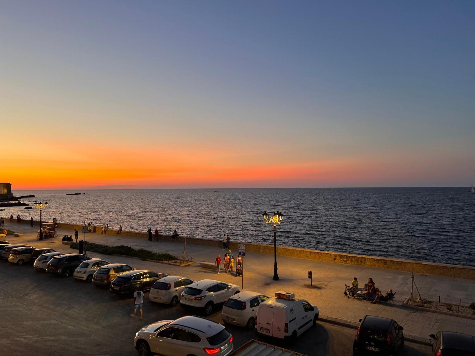Attico Vista Mare Trapani Lägenhet Exteriör bild