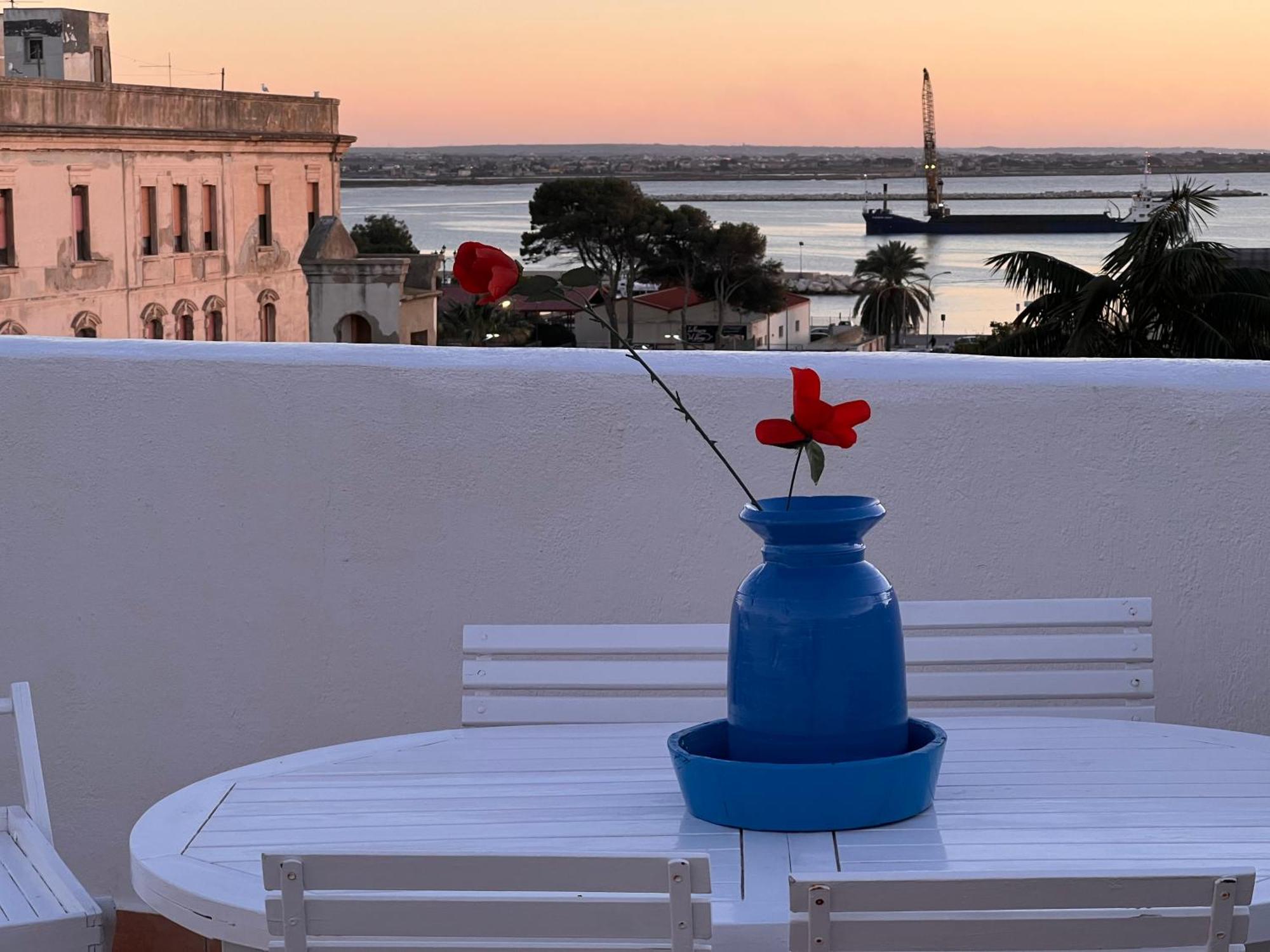 Attico Vista Mare Trapani Lägenhet Exteriör bild